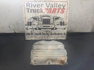 Caterpillar C12 Valve Cover for a 2000 Freightliner FLD120