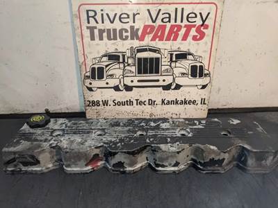 Cummins 5.9L Valve Cover for a 2001 Freightliner XCF Chassis