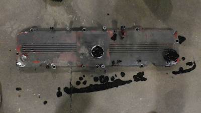 Cummins ISC 8.3 Valve Cover for a 2008 Sterling M7500 ACTERRA