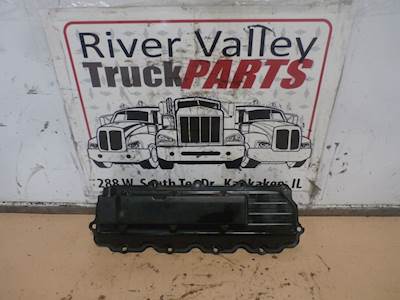 International 6.0 Valve Cover for a 2005 Ford E-450 Super Duty