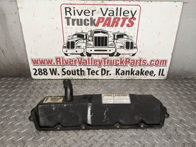 International 7.3L Valve Cover for a 1999 Ford E-450