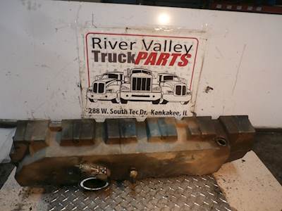 International DT466 Valve Cover