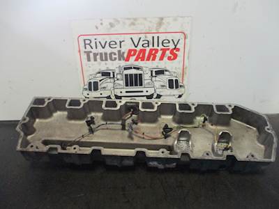 International DT466 Valve Cover for a 2002 International 3000IC