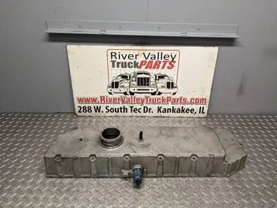 International DT466 Valve Cover