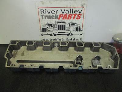 International DT466E Valve Cover for a 2002 International SCHOOL BUS