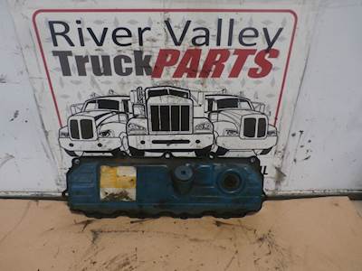 International VT365 Valve Cover