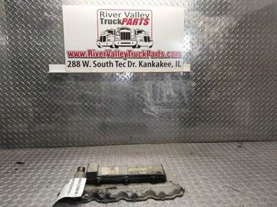 International VT365 Valve Cover