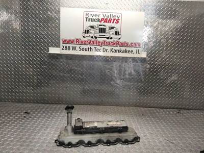 International VT365 Valve Cover