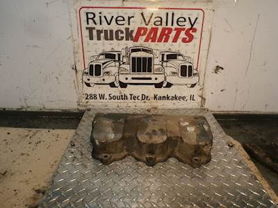 Mack E7 Valve Cover for a 2003 Mack LE613