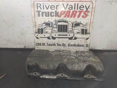 Mack E7 Valve Cover for a 2002 Mack CH613