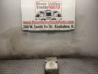 Mercedes-Benz MBE 4000 Valve Cover for a 2007 Freightliner COLUMBIA 120