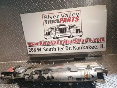 Mercedes-Benz MBE 926 Valve Cover for a 2010 Freightliner B2