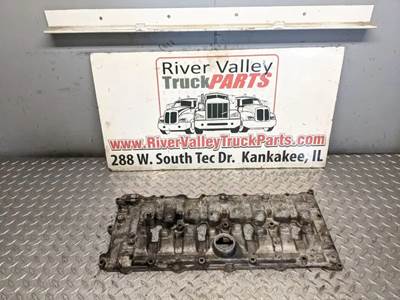 Mitsubishi 4M50-8AT8 Valve Cover for a 2008 Mitsubishi FE83D