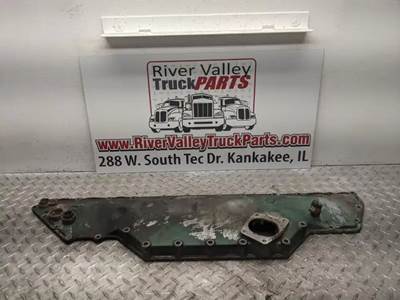 Volvo VED12 Valve Cover for a 2006 Volvo VNM