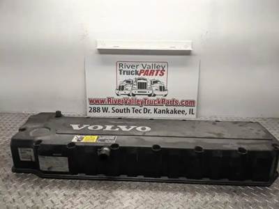 Volvo VED12 Valve Cover for a 2006 Volvo VNL