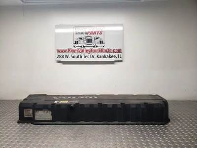 Volvo VED12 Valve Cover for a 2007 Volvo VNL