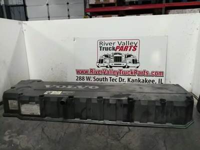 Volvo VED12 Valve Cover for a 2007 Volvo VNM
