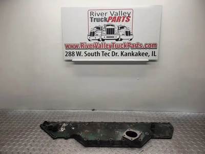 Volvo VED12 Valve Cover for a 2007 Volvo VNM