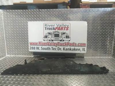 Volvo VED12 Valve Cover for a 1999 Volvo WG