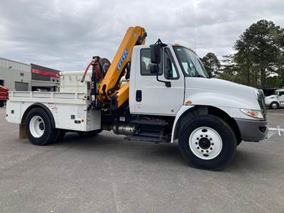 International DuraStar 4300 Crane Truck - 2018 Effer 135/3S Knuckle Boom Crane, Automatic