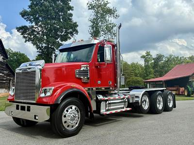 Freightliner Coronado 122 SD Tri Axle Day Cab Truck - Cummins 600HP, 18 Speed Manual