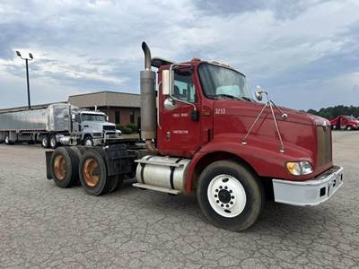 International 9200 Day Cab Truck - Cummins 475HP, 8Ll Manual