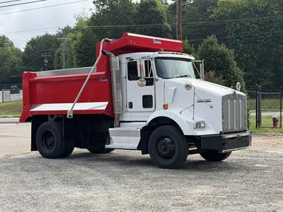 Kenworth T800 Single Axle Day Cab Truck - Paccar 380HP, 10 Speed Manual