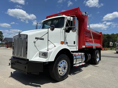 Kenworth T800 Single Axle Day Cab Truck - Paccar 380HP, 10 Speed Manual