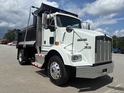 Kenworth T800 Single Axle Day Cab Truck - Paccar 380HP, 10 Speed Manual