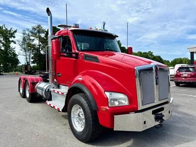 Kenworth T880 Day Cab Truck - Cummins 525HP, 13 Speed Manual