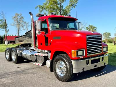Mack Pinnacle CHU613 Day Cab Truck - MP8-445C 445HP, 13 Speed Manual