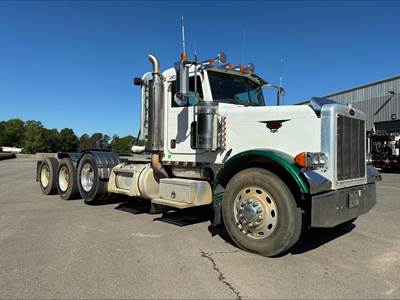 Peterbilt 379 Tri Axle Day Cab Truck - Caterpillar 475HP, 18 Speed Manual