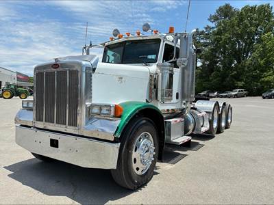 Peterbilt 379 Tri Axle Day Cab Truck - Caterpillar 475HP, 18 Speed Manual