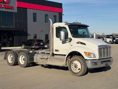 Peterbilt 548 Day Cab Truck - Paccar 370HP, Automatic