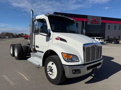 Peterbilt 548 Day Cab Truck - Paccar 370HP, Automatic