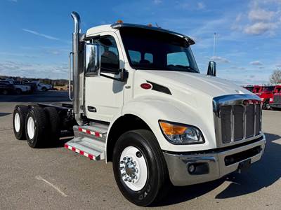 Peterbilt 548 Day Cab Truck - Paccar 370HP, Automatic