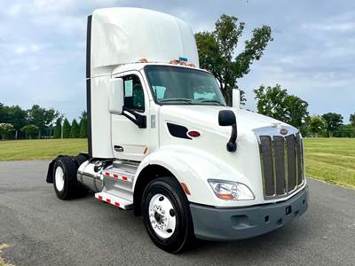 Peterbilt 579 Single Axle Day Cab Truck - Paccar 405HP, 12 Speed Ultrashift Automatic