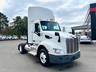 Peterbilt 579 Single Axle Day Cab Truck - Paccar 405HP, 12 Speed Ultrashift Automatic