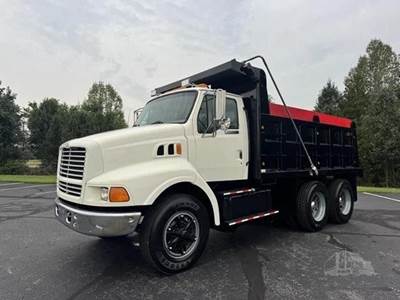 Ford LT8513 Dump Truck - Caterpillar 300HP, 8Ll Manual, 14' Dump