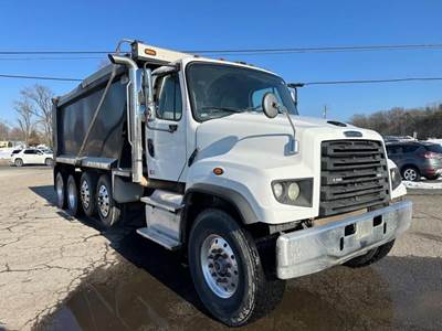 Freightliner 114SD Quad Axle Dump Truck - Cummins 455HP, 6 Speed Allison Rds Automatic, 19' Dump