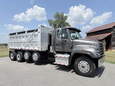 Freightliner 114SD Quad Axle Dump Truck - Detroit 470HP, Automatic, 18' Dump