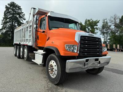 Freightliner 114SD Quad Axle Dump Truck - Detroit 450HP, 8Ll Manual, 20' Dump