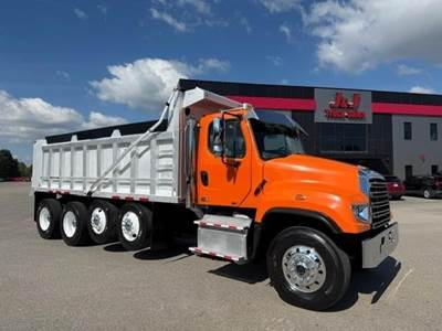 Freightliner 114SD Quad Axle Dump Truck - Detroit 450HP, 8Ll Manual, 20' Dump