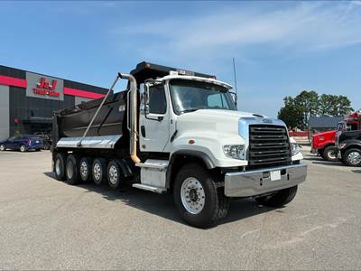 Freightliner 114SD PLUS Five Axle Dump Truck - Detroit 470HP, 6 Speed Allison Rds Automatic, 20' Dump