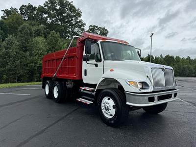 International WorkStar 7400 Dump Truck - DT466 275HP, Automatic, 14' Dump