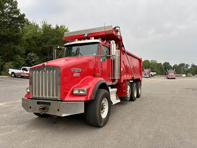 Kenworth T800 Tri Axle Dump Truck - Caterpillar 475HP, 8Ll Manual, 17' Dump