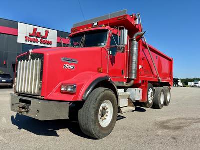 Kenworth T800 Tri Axle Dump Truck - Caterpillar 475HP, 8Ll Manual, 17' Dump