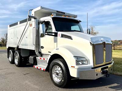 Kenworth T880 Dump Truck - Paccar 455HP, 10 Speed Ultrashift Automatic