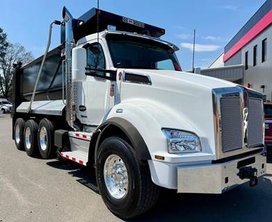 Kenworth T880 Tri Axle Dump Truck - Paccar 510HP, Automatic