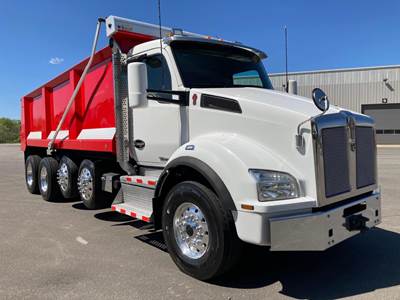 Kenworth T880 Quad Axle Dump Truck - Paccar 400HP, 18 Speed Amt